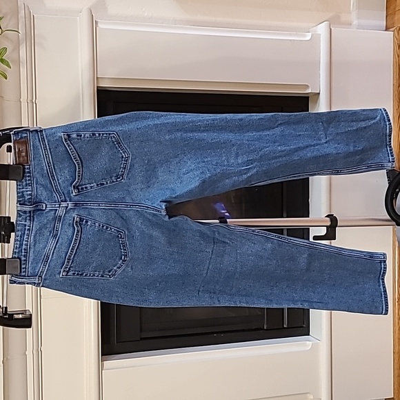 HOLLISTER CURVY ULTRA HIGH-RISE VINTAGE STRAIGHT JUNIORS 5R W27 L27 DIST… - Picture 3 of 12